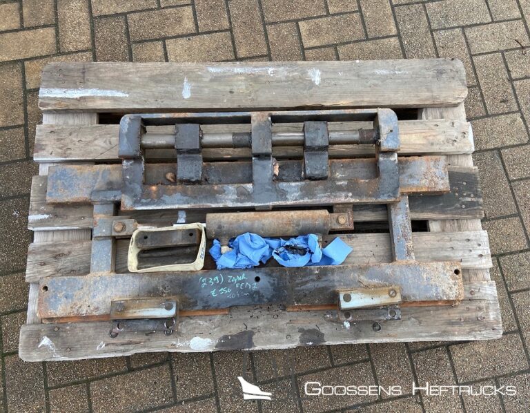 (239) Vorkenbord zijschuiver FEM 2 - 2.5 ton hefvermogen