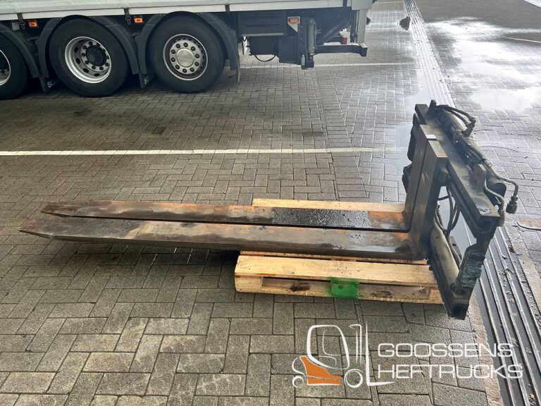 (352) Vorkenspreider met plaatvorken van 2.4m - 5 ton hefvermogen